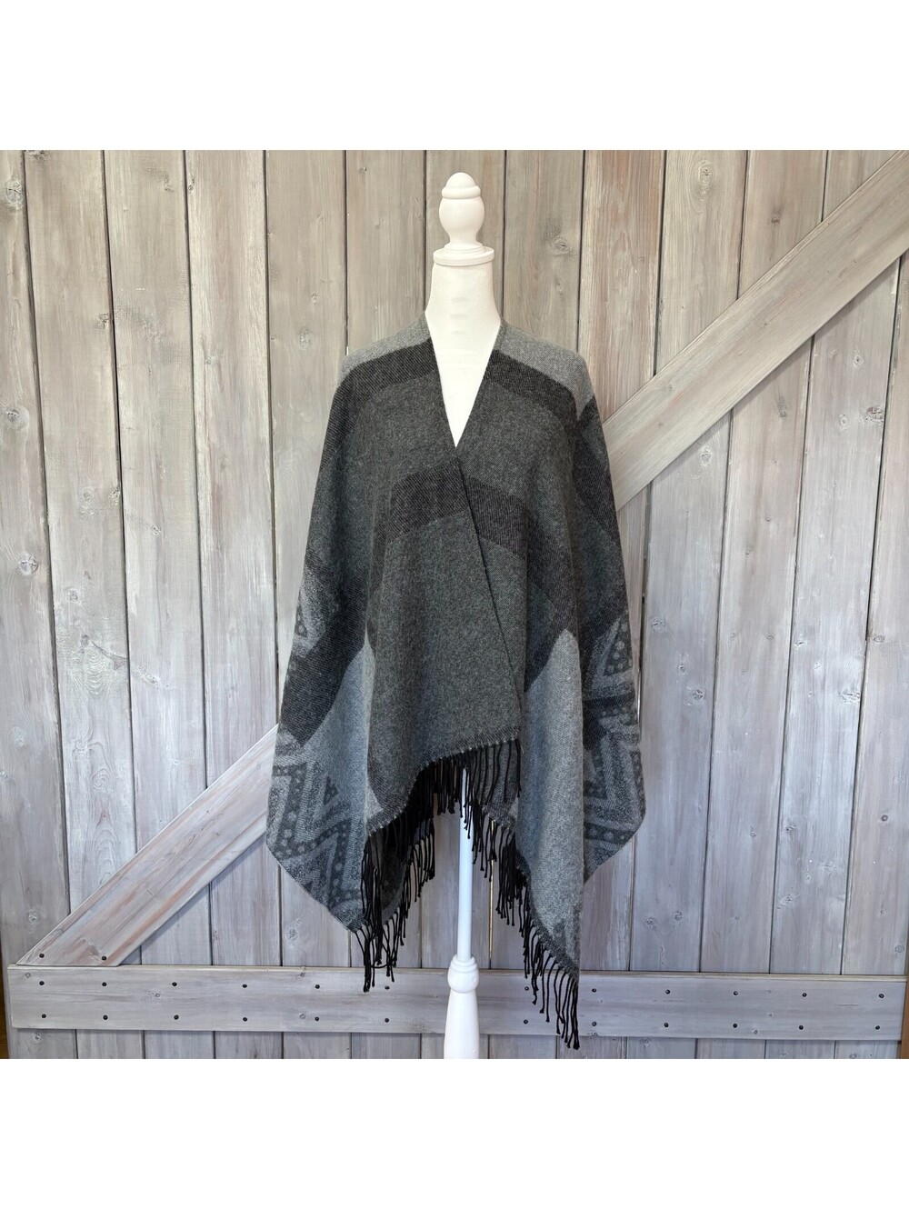 Zighilli ITALY Cape shawl wrap grey motif with balck fringe - fall style